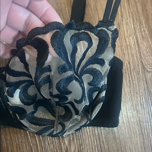 Simone Perele Black and Nude Lace Bra - Picture 2 of 12